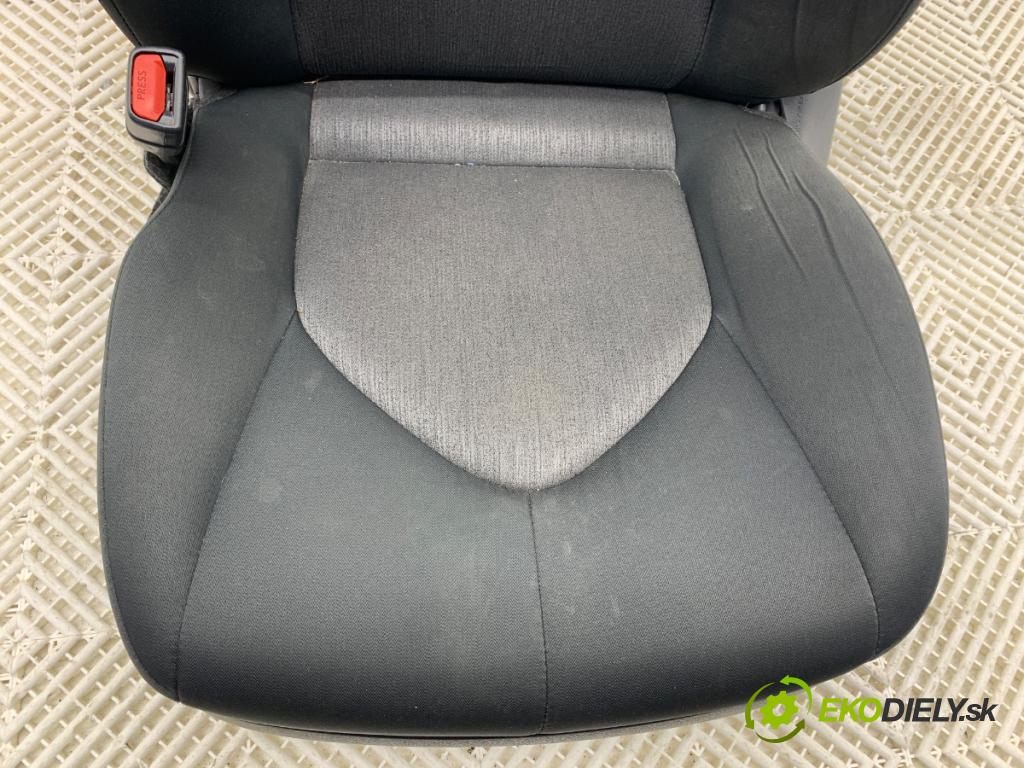 TOYOTA CAMRY sedan 2019 131 kW 2.5 Hybrid (AXVH71_) 2487 Sedadlo ľavy predný