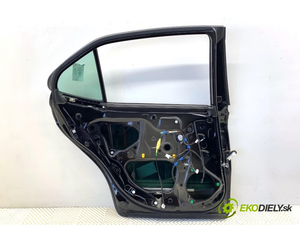 TOYOTA CAMRY sedan 2019 131 kW 2.5 Hybrid (AXVH71_) 2487 Dvere ľavy zad