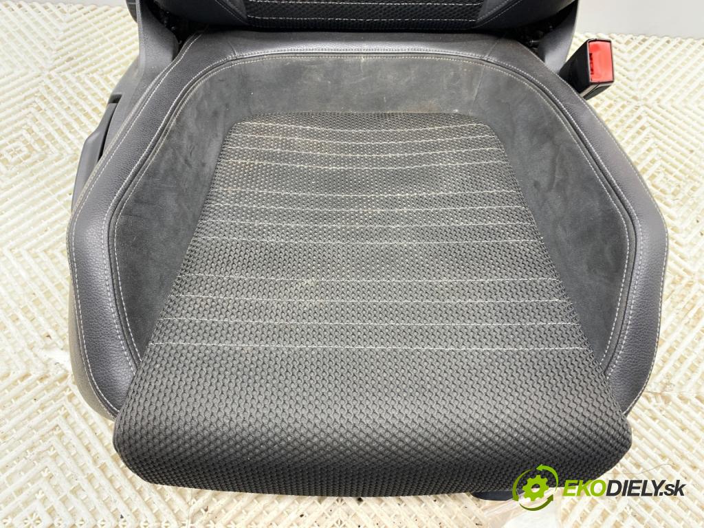 VW SCIROCCO III coupe 2009 118 kW 1.4 TSI 1390 sedadlo pravý přední část