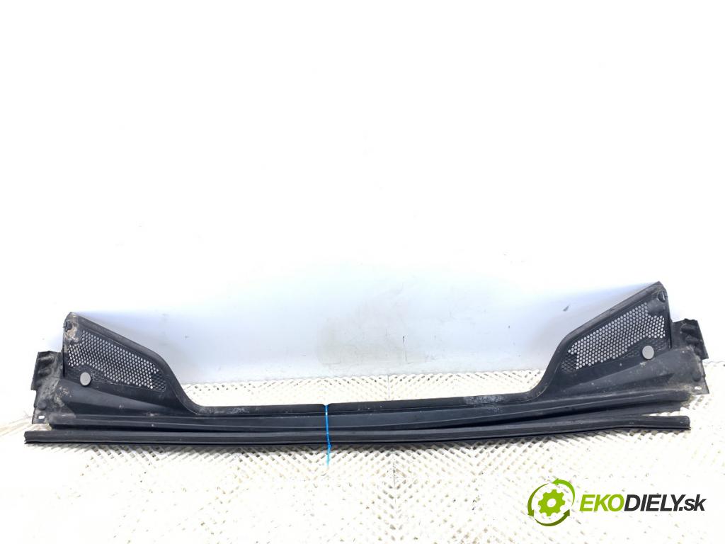 DS DS 4 / DS 4 CROSSBACK liftback 2018 88 kW 1.6 BlueHDi 120 1560 torpédo plast pod čelní okno 9687956480 (Plast pod čelním sklem)