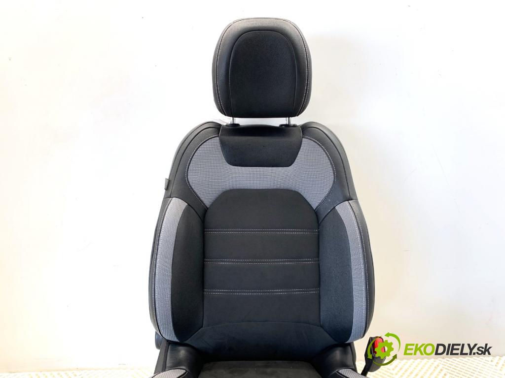 DS DS 4 / DS 4 CROSSBACK liftback 2018 88 kW 1.6 BlueHDi 120 1560 sedadlo pravý přední část
