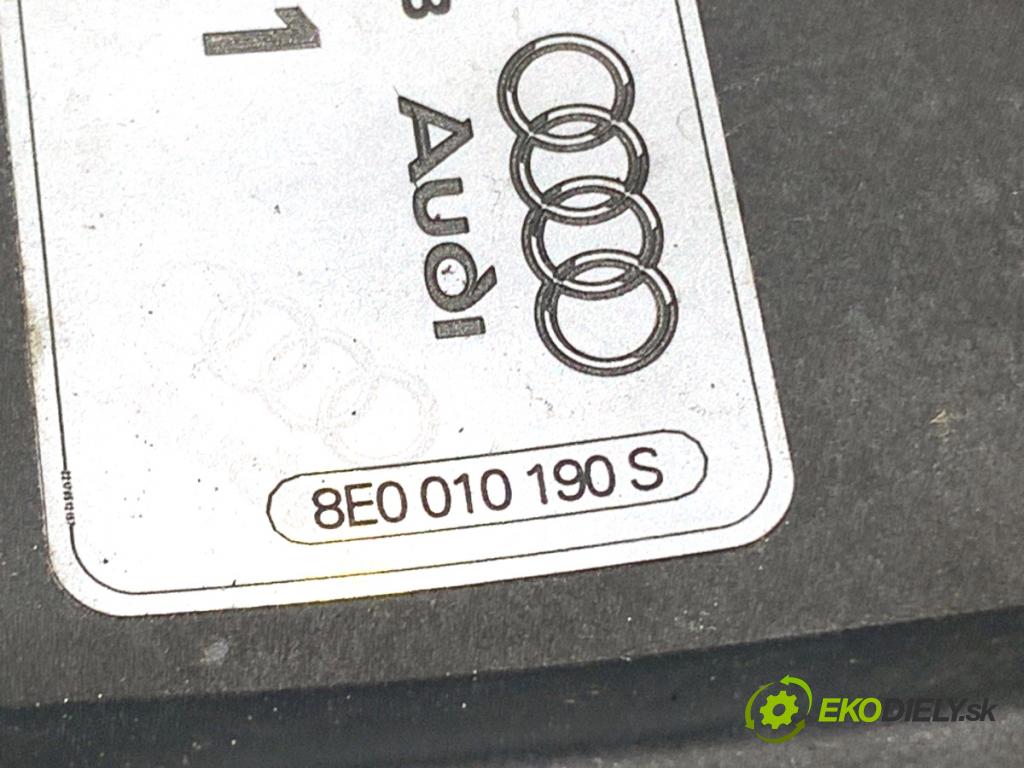 AUDI A7 4G liftback 2017 245 kW 3.0 TFSI quattro 2995 Dvierka nádrže paliva 8E0010190S (Kľučka dverí ostatné)