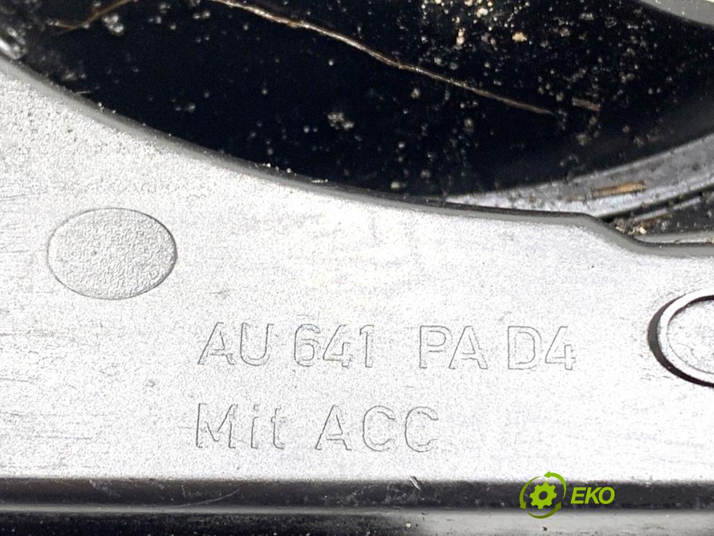 AUDI A8 D4 sedan 2016 445 kW S8 plus quattro 3993 mří nárazníka pravý přední část CARBON