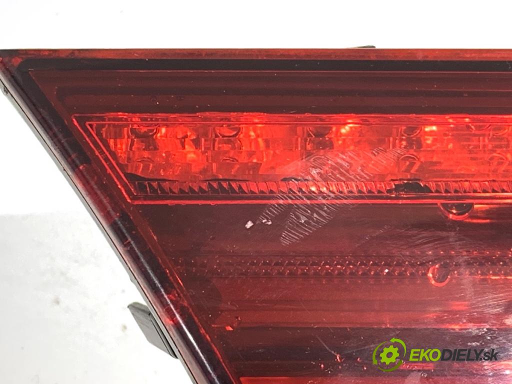 AUDI A8 D4 sedan 2016 445 kW S8 plus quattro 3993 Svetlo zad ľavá strana vnútorná 4H0945093M (Kľučka dverí ostatné)