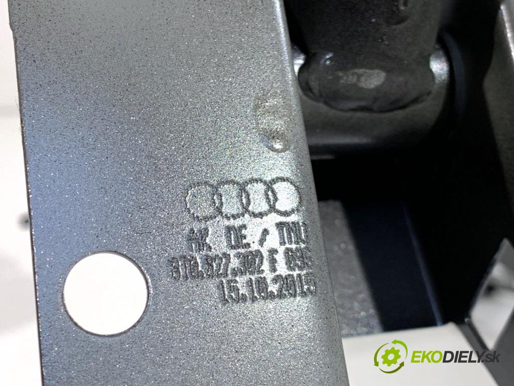 AUDI A5 8T coupe 2016 140 kW 2.0 TDI quattro 1968 závěs dveří zadní část 8T0827302F