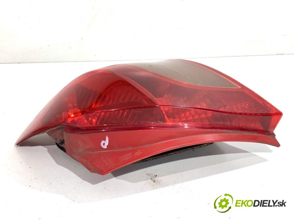 TOYOTA YARIS II liftback 2006 64 kW 1.3 VVT-i (SCP90_) 1298 Svetlo pravy zad