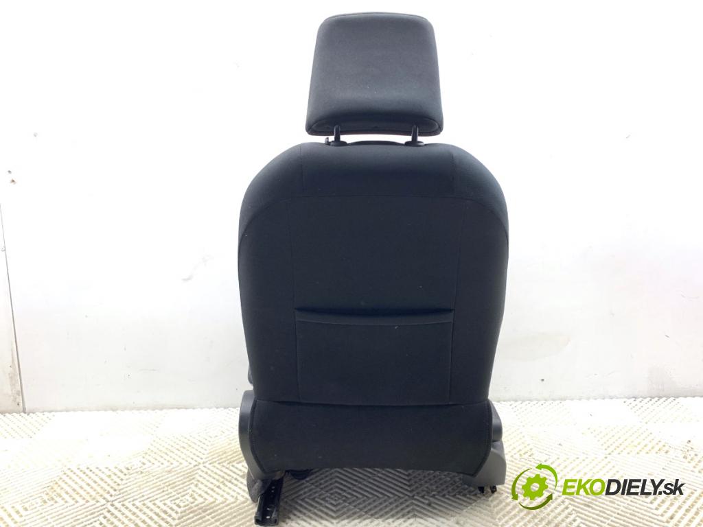 TOYOTA YARIS II liftback 2006 64 kW 1.3 VVT-i (SCP90_) 1298 Sedadlo pravy predný