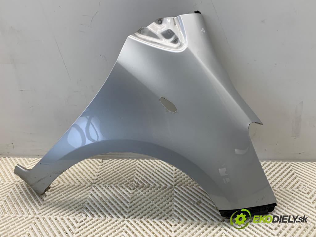 TOYOTA YARIS II liftback 2006 64 kW 1.3 VVT-i (SCP90_) 1298 Blatník pravy predný 1E7