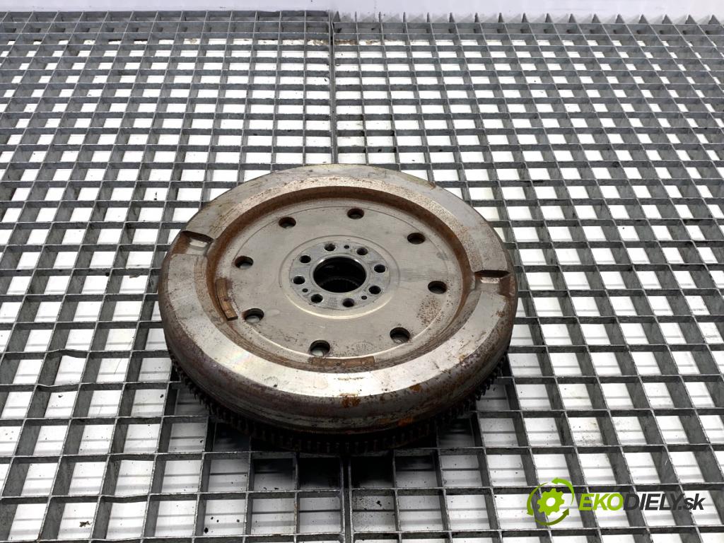 VW PASSAT B8 sedan 2022 206 kW 2.0 TSI 4motion 1984 koleso dvojhmota 05L105266J