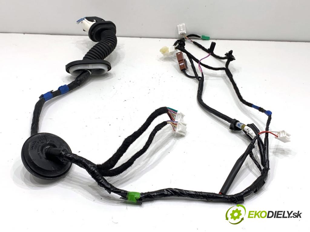 MAZDA 3 BP liftback 2019 132 kW SKYACTIV-X M Hybrid (BP2H) 1998 Káblovačka PDC zad BERF67200A
