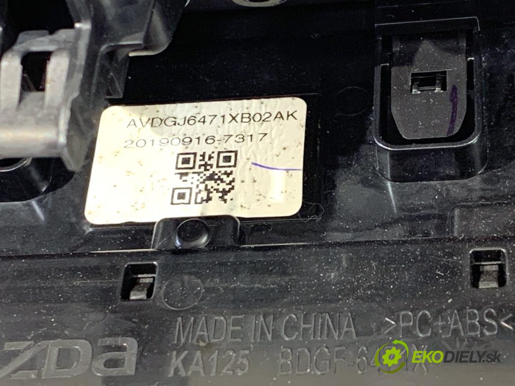 MAZDA 3 BP liftback 2019 132 kW SKYACTIV-X M Hybrid (BP2H) 1998 Mriežky kúrenia predný kryt BDGF-6471X