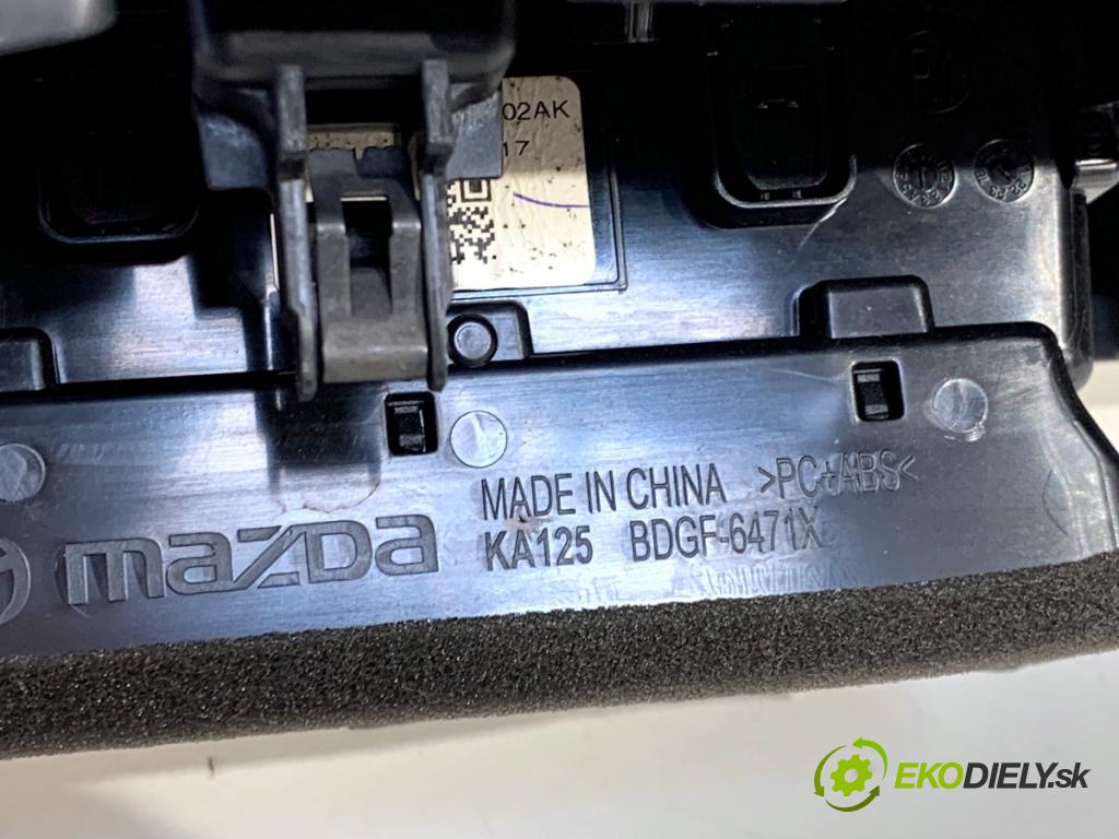 MAZDA 3 BP liftback 2019 132 kW SKYACTIV-X M Hybrid (BP2H) 1998 Mriežky kúrenia predný kryt BDGF-6471X