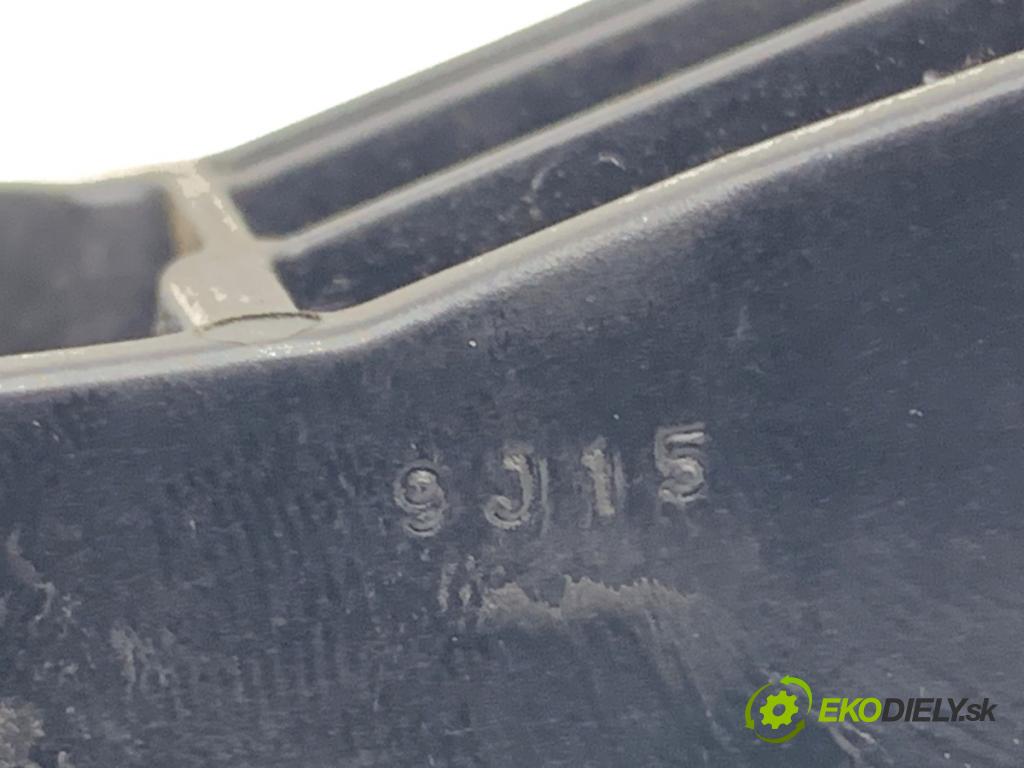 MAZDA 3 BP liftback 2019 132 kW SKYACTIV-X M Hybrid (BP2H) 1998 Kľučka vonkajšia ľavy zad
