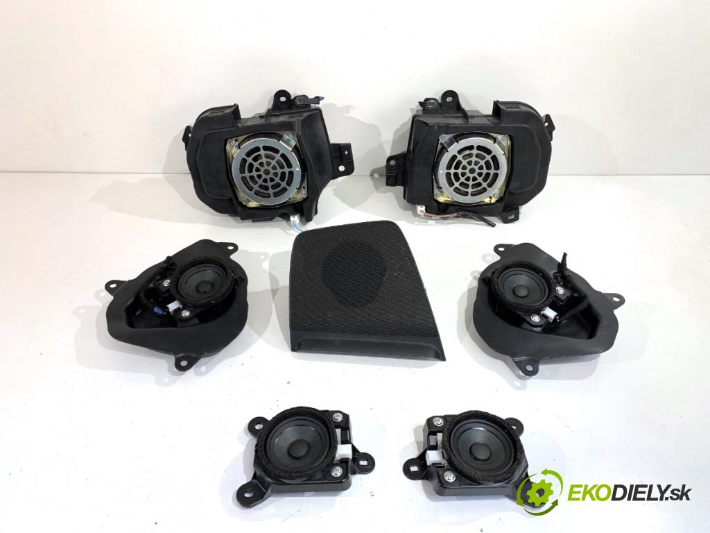 MAZDA 3 BP liftback 2019 132 kW SKYACTIV-X M Hybrid (BP2H) 1998 reproduktory BDJD6696Y BDJD6696X