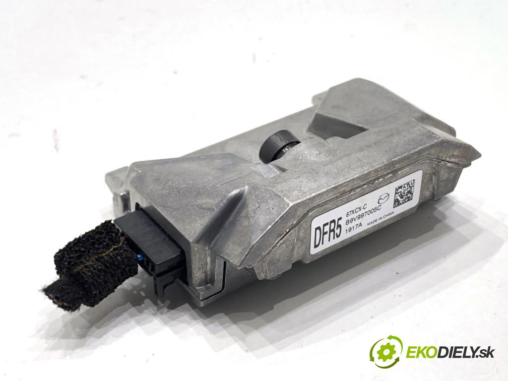 MAZDA 3 BP liftback 2019 132 kW SKYACTIV-X M Hybrid (BP2H) 1998 KAMERA okna prednej DFR567XCX-C