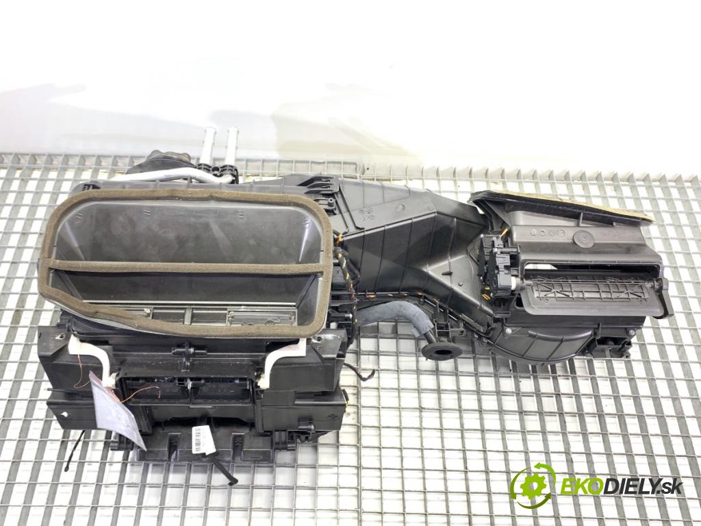AUDI A8 D4 sedan 2016 445 kW S8 plus quattro 3993 Výhrevné teleso, radiátor kúrenia KOMBAJN 4H1820005H