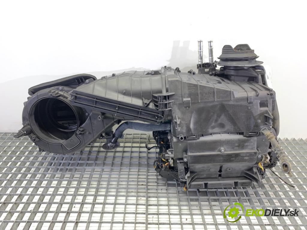 AUDI A8 D4 sedan 2016 445 kW S8 plus quattro 3993 Výhrevné teleso, radiátor kúrenia KOMBAJN 4H1820005H