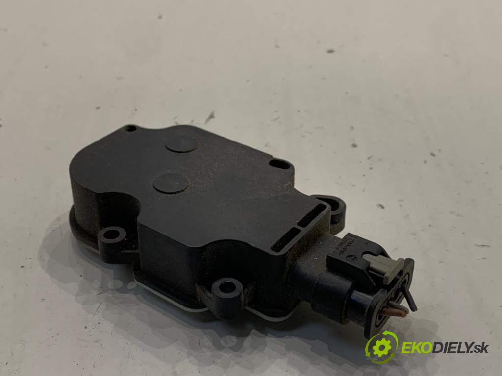 MAZDA 3 BP liftback 2019 132 kW SKYACTIV-X M Hybrid (BP2H) 1998 Motorček rolety ŽALÚZIE: HF32-20130