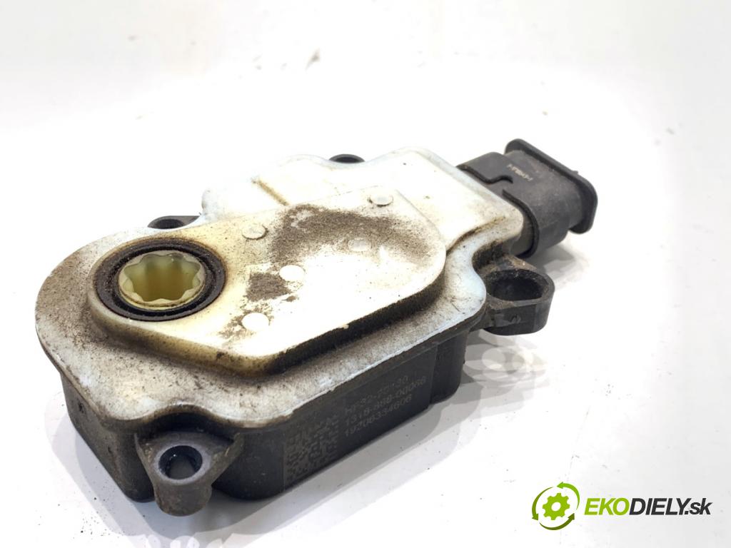 MAZDA 3 BP liftback 2019 132 kW SKYACTIV-X M Hybrid (BP2H) 1998 Motorček rolety ŽALÚZIE: HF32-20130