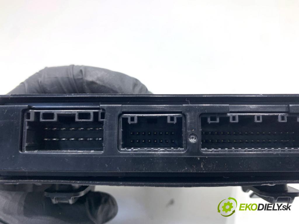 MAZDA 3 BP liftback 2019 132 kW SKYACTIV-X M Hybrid (BP2H) 1998 modul řídící jednotka dveře BCKA675M0 (Řídicí jednotka centrálního zamykání)