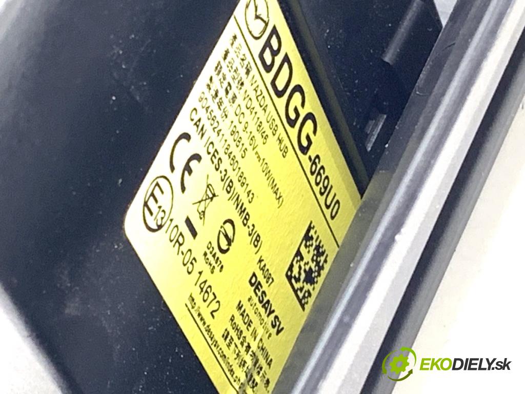MAZDA 3 BP liftback 2019 132 kW SKYACTIV-X M Hybrid (BP2H) 1998 HNÍZDO: USB BDGG-669U0