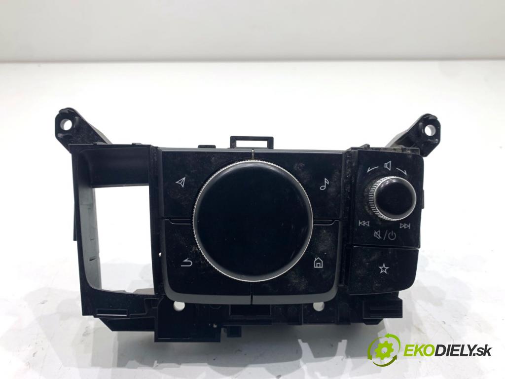 MAZDA 3 BP liftback 2019 132 kW SKYACTIV-X M Hybrid (BP2H) 1998 Panel násada držadlo ovládaní radia BDGF66CM0