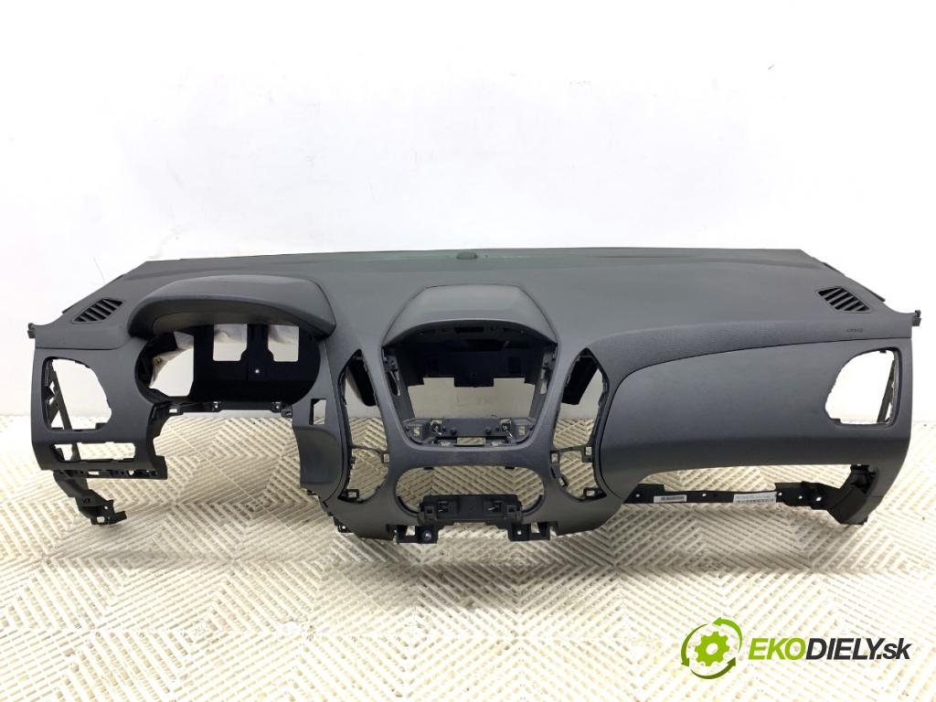 HYUNDAI ix35 SUV 2015 99 kW 1.6 1591 Palubná doska  (Palubná doska)