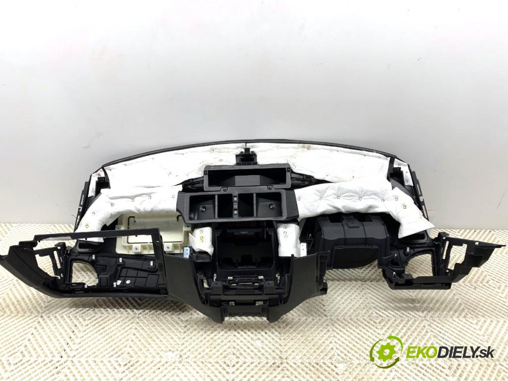 HYUNDAI ix35 SUV 2015 99 kW 1.6 1591 palubní doska  (Palubní deska)