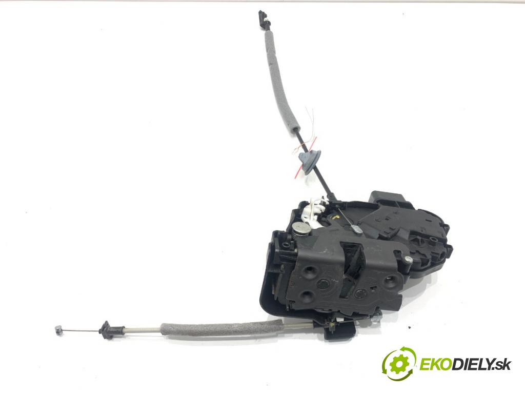 VOLVO XC60 I SUV 2012 158 kW D5 AWD 2400 zámok dveře levý zadní část 30799326
