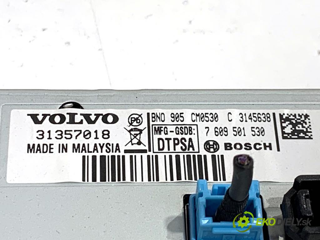 VOLVO XC60 I SUV 2012 158 kW D5 AWD 2400 Dislpej 31357018 (Prístrojová doska)
