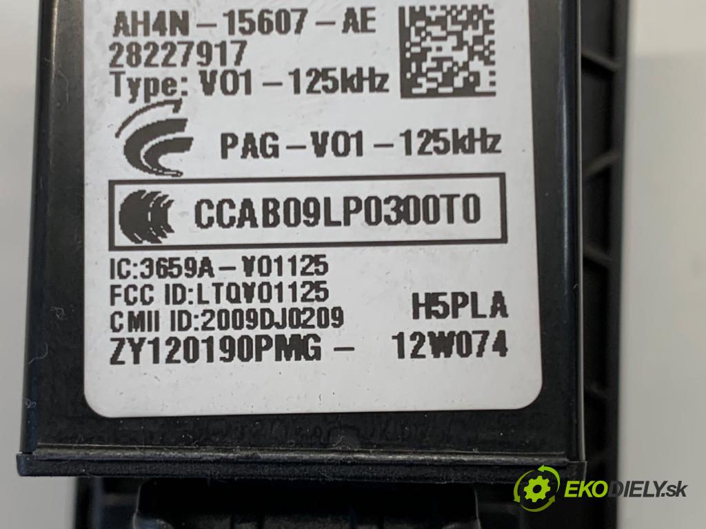 VOLVO XC60 I SUV 2012 158 kW D5 AWD 2400 spinačka AH4N-15607-AE (Spínacia skrinka)