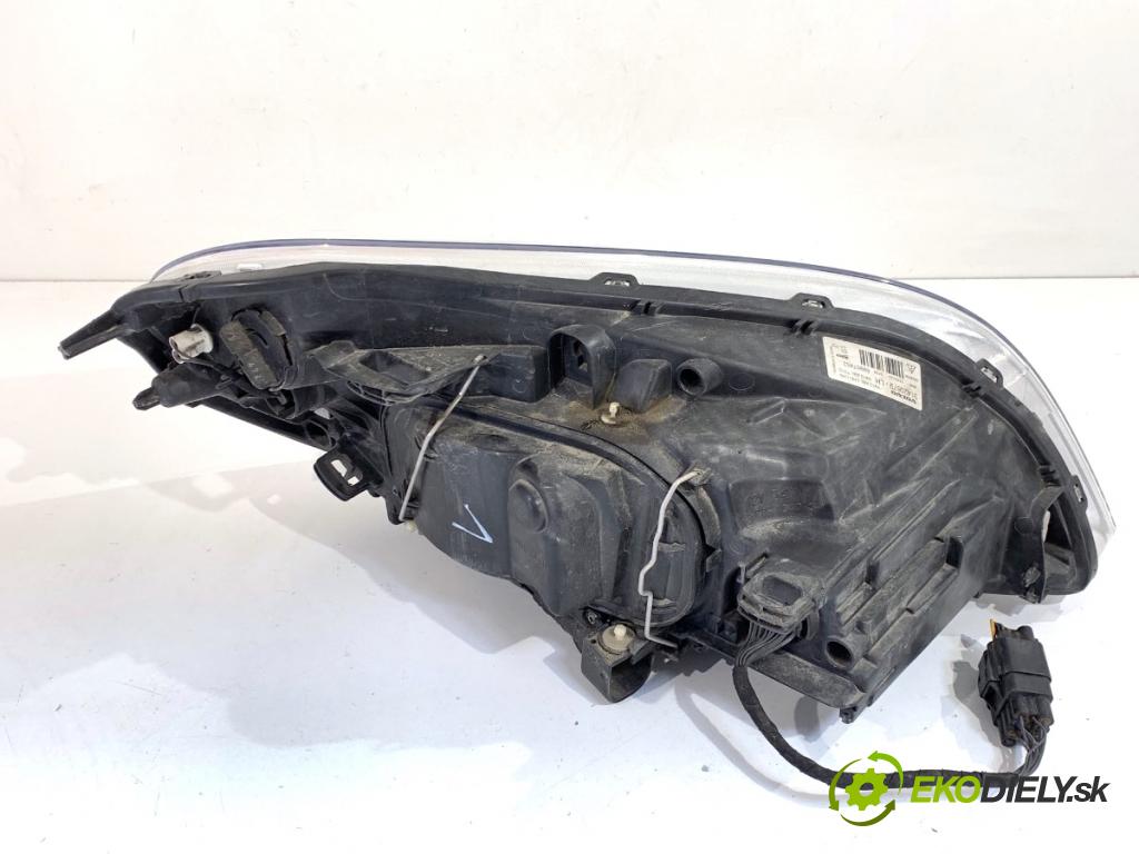 VOLVO XC60 I SUV 2012 158 kW D5 AWD 2400 světlomet levý přední část XENON 31420679