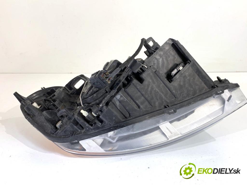 VOLVO XC60 I SUV 2012 158 kW D5 AWD 2400 světlomet levý přední část XENON 31420679