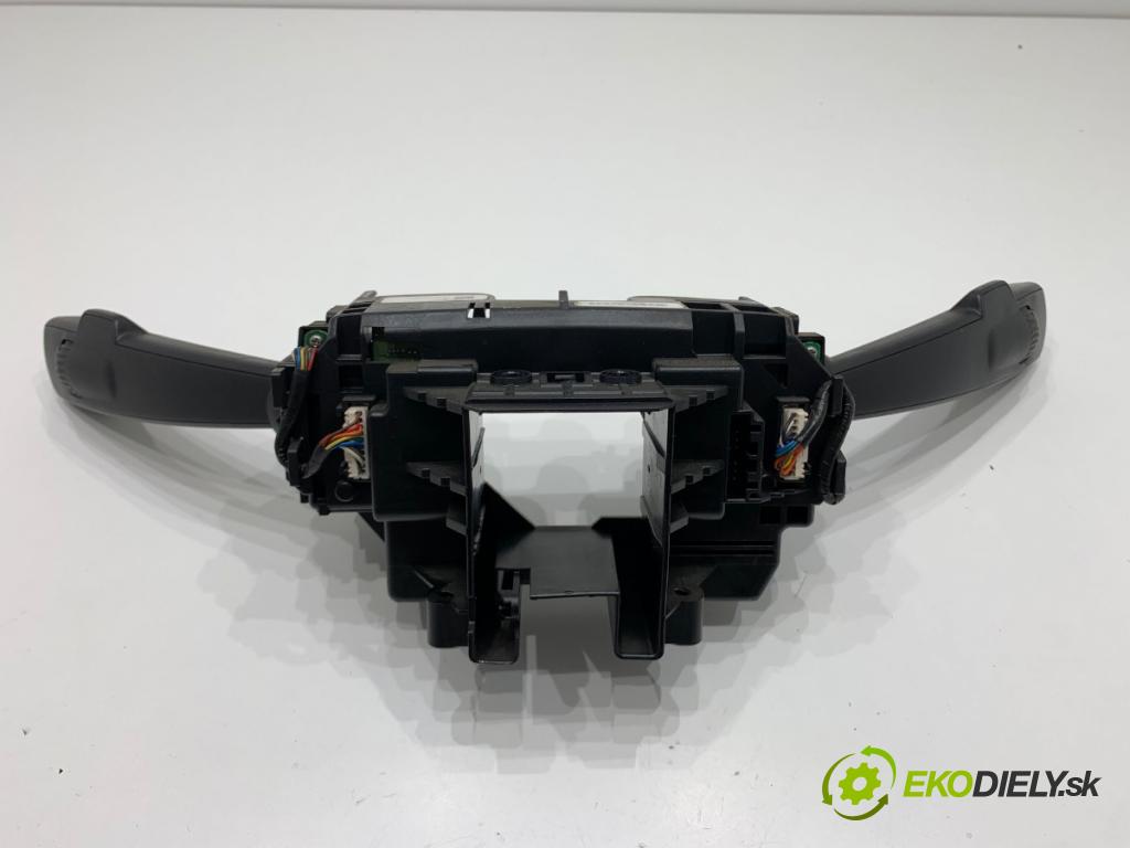 VOLVO XC60 I SUV 2012 158 kW D5 AWD 2400 Prepínač kombinovaný 31264169 (Prepínacie páčky pod volantom)