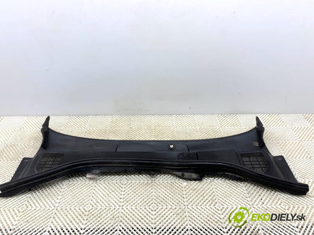 VOLVO XC60 I SUV 2012 158 kW D5 AWD 2400 Torpédo, plast pod čelné okno 31299228 (Torpédo (plast pod čelným sklom))