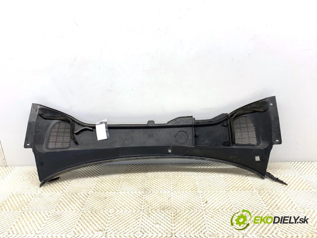 VOLVO XC60 I SUV 2012 158 kW D5 AWD 2400 Torpédo, plast pod čelné okno 31299228 (Torpédo (plast pod čelným sklom))