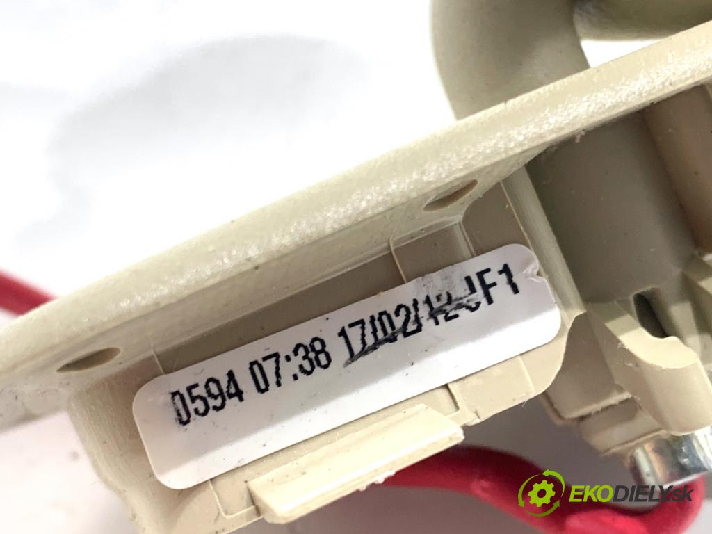 VOLVO XC60 I SUV 2012 158 kW D5 AWD 2400 clona sluneční levý