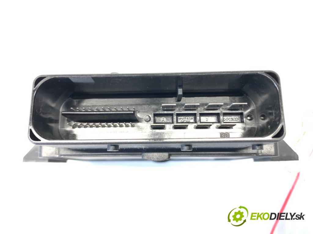 VOLVO XC60 I SUV 2012 158 kW D5 AWD 2400 Modul brzdy ručnej brzdy 31341542