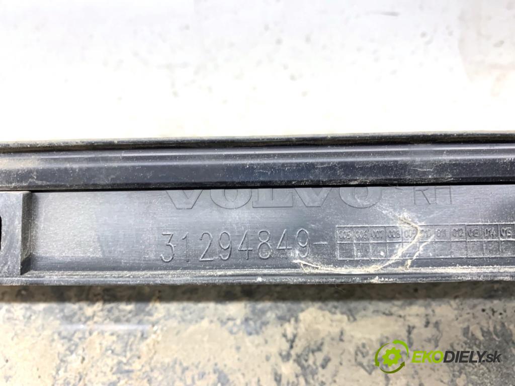 VOLVO XC60 I SUV 2012 158 kW D5 AWD 2400 lišta prahová pravý 31294849