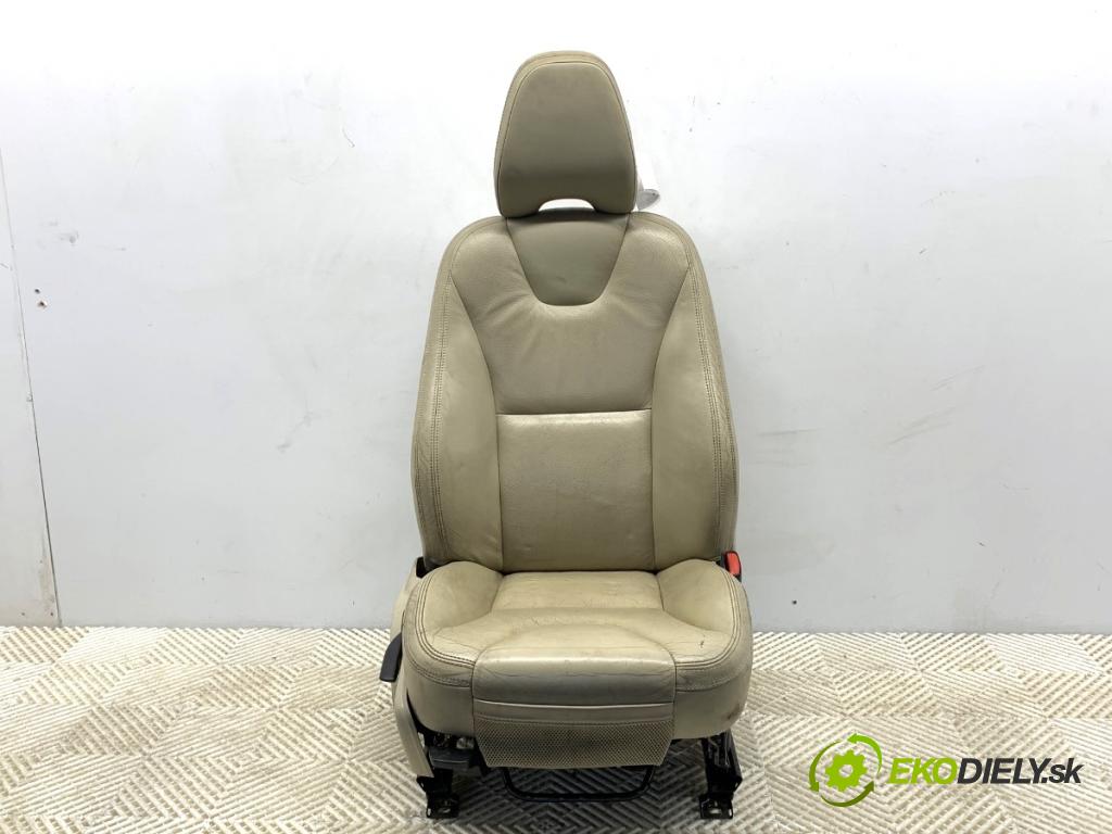 VOLVO XC60 I SUV 2012 158 kW D5 AWD 2400 Sedadlo pravy predný 