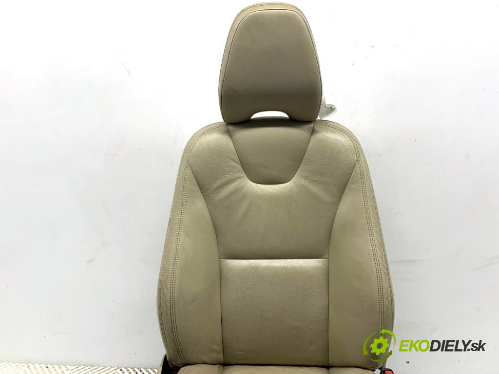 VOLVO XC60 I SUV 2012 158 kW D5 AWD 2400 Sedadlo pravy predný