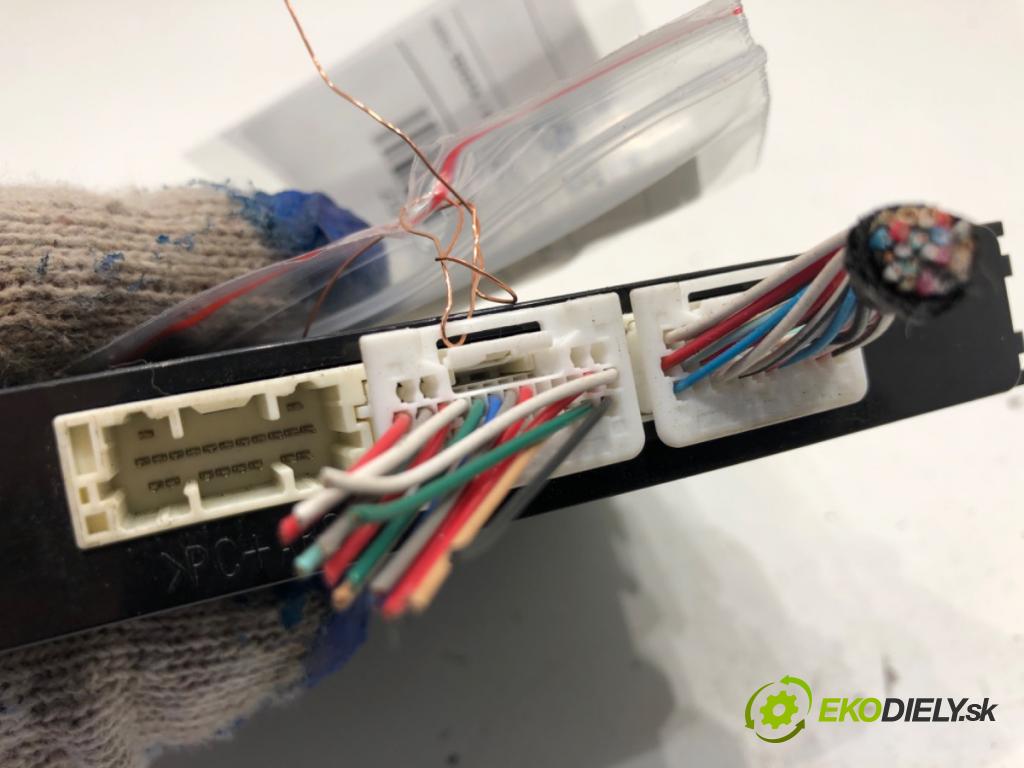 TOYOTA CAMRY sedan 2019 131 kW 2.5 Hybrid (AXVH71_) 2487 Modul SMART kluč 89990-33692