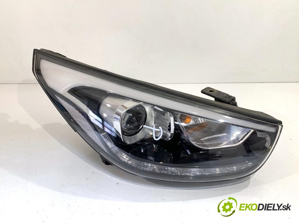 HYUNDAI ix35 SUV 2015 99 kW 1.6 1591 světlomet pravý přední část XENON 92102-2SXXX