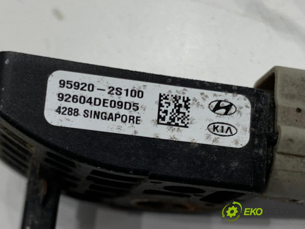 HYUNDAI ix35 SUV 2015 99 kW 1.6 1591 snímač nárazu 95920-2S100 (Snímač nárazu)