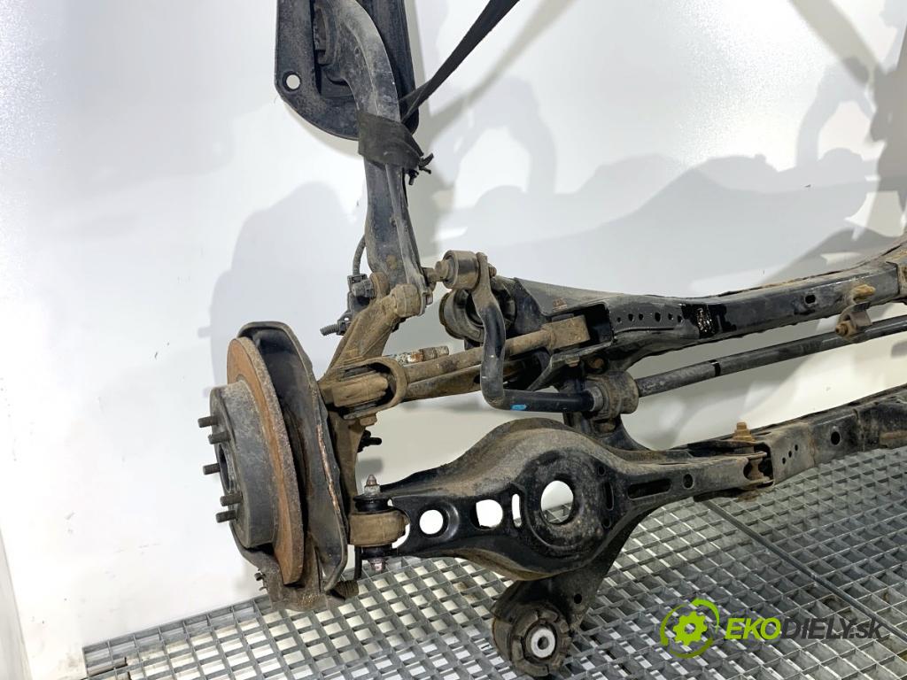 TOYOTA CAMRY sedan 2019 131 kW 2.5 Hybrid (AXVH71_) 2487 Výstuha zad