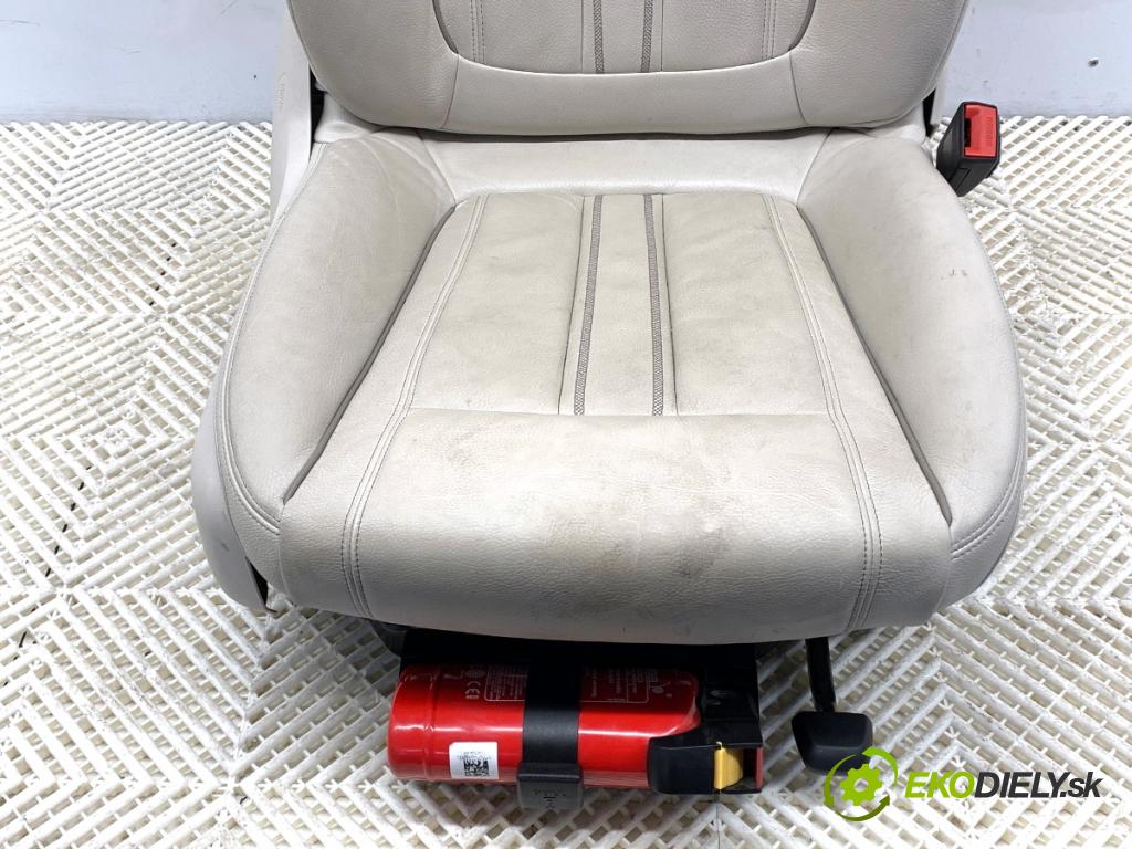 BMW G30 sedan 2020 140 kW 520 d xDrive 1995 Sedadlo pravy predný