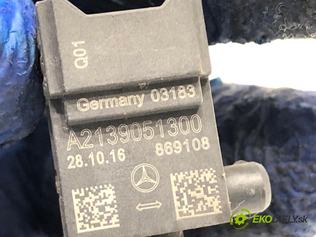 MERCEDES-BENZ KLASA C sedan 2016 270 kW C 450 AMG 4-matic (205.064) 2996 Snímač nárazu A2139051300 (Snímač nárazu)