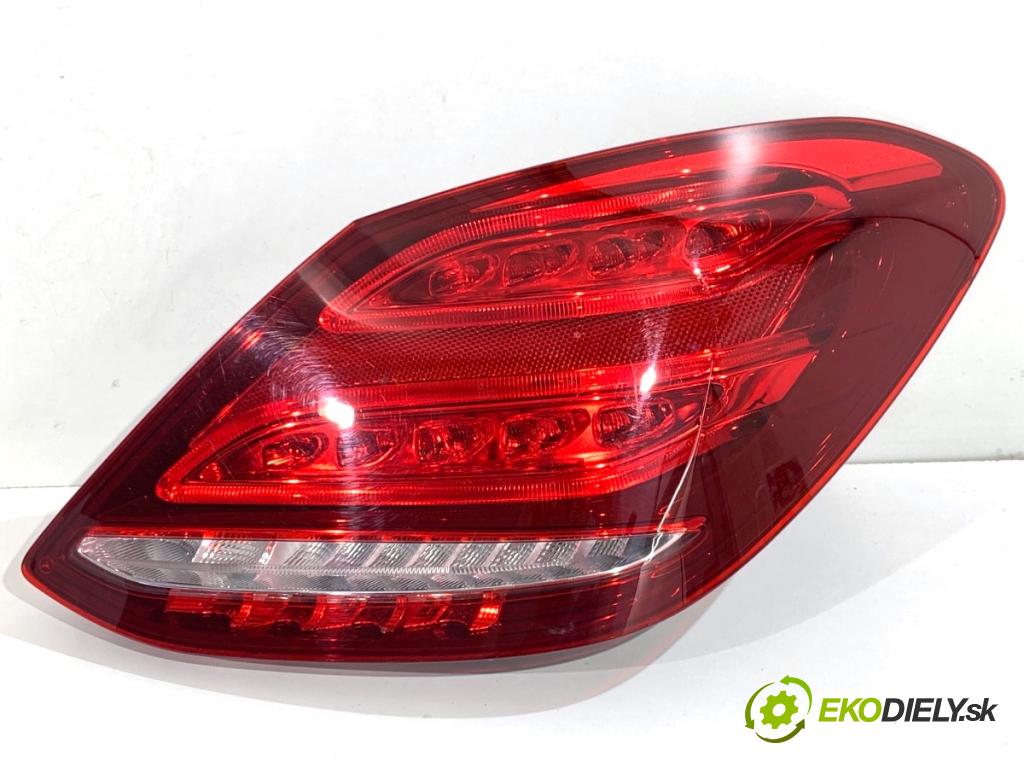 MERCEDES-BENZ KLASA C sedan 2016 270 kW C 450 AMG 4-matic (205.064) 2996 světlo pravý zadní část A2059060457