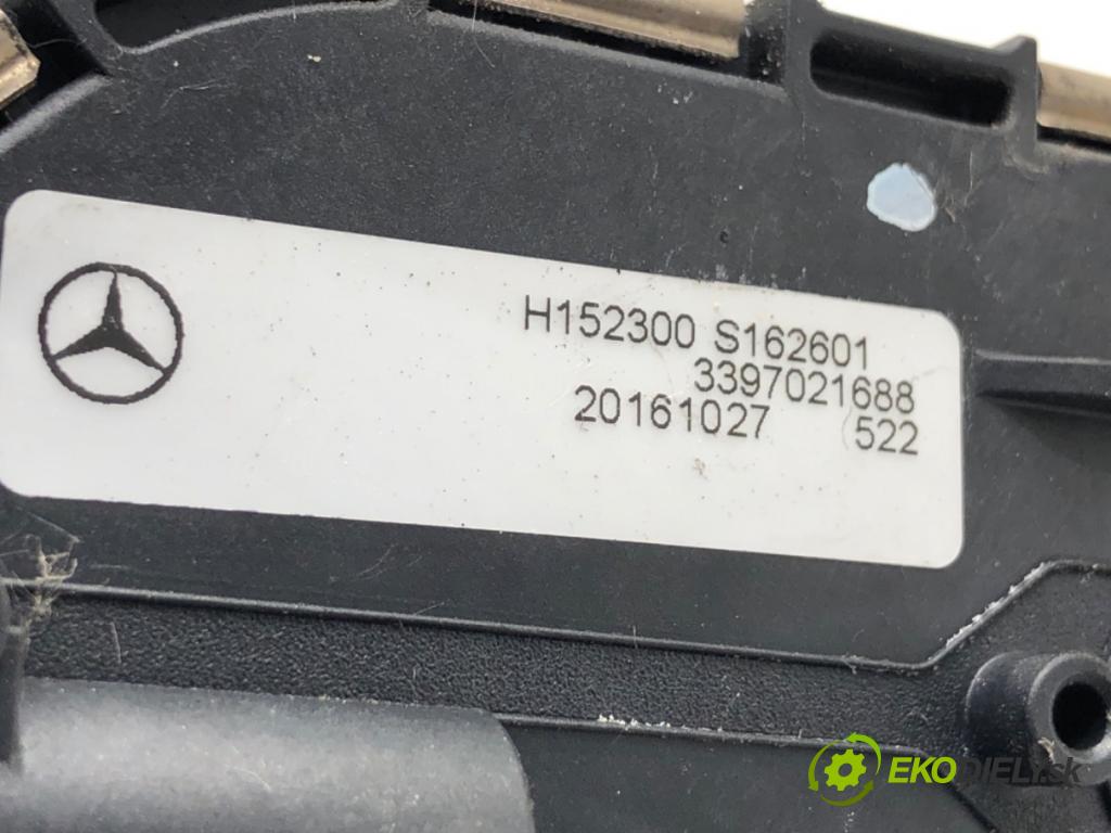 MERCEDES-BENZ KLASA C sedan 2016 270 kW C 450 AMG 4-matic (205.064) 2996 Motor stieračov predný 1397220729