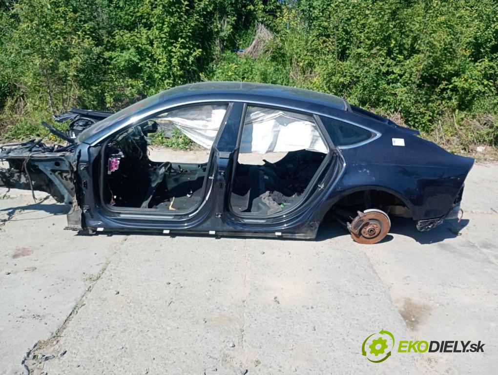 AUDI A7 4G liftback 2017 245 kW 3.0 TFSI quattro 2995 karoséria ČTVRŤÁK: Blatník prah strecha PODŁUŻNICA